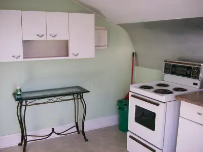 BOWMANVILLE ONE BEDROOM APT AVAILABLE SEPT. 1ST