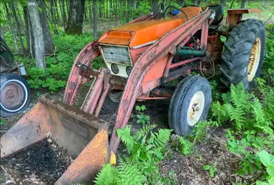 Tracteur Renault, modèle 58 R7291, 1968 moteur 4 cylindre à essence 671-9. Avec pelle avant, sortie...