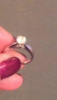 **REDUCED**18 k ENGAGEMENT RING FOR SALE