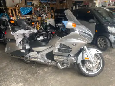 Like new 40th Anniversary edition. Needs nothing and is ready for any adventure.