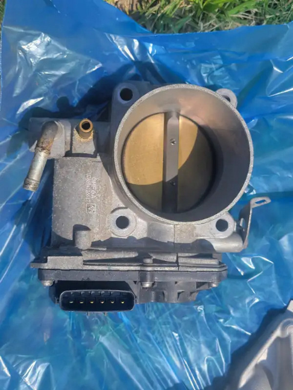 Acura TLX throttle body in Engine & Engine Parts in City of Toronto