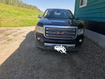 Selling my 2015 GMC Canyon SLT 4x4 - all pads and rotors replaced - front and rear differentials flu...