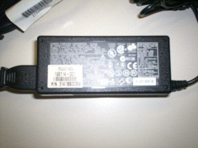 COMPAQ 177625-001 Laptop AC adapter. dans Accessoires pour portables  à Ouest de l’Île - Image 2