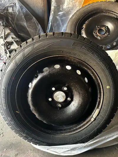5x108 came off a 2018 ford fusion. 205/60R16 Falken espia EPZ2 winter tires with only one winter on...