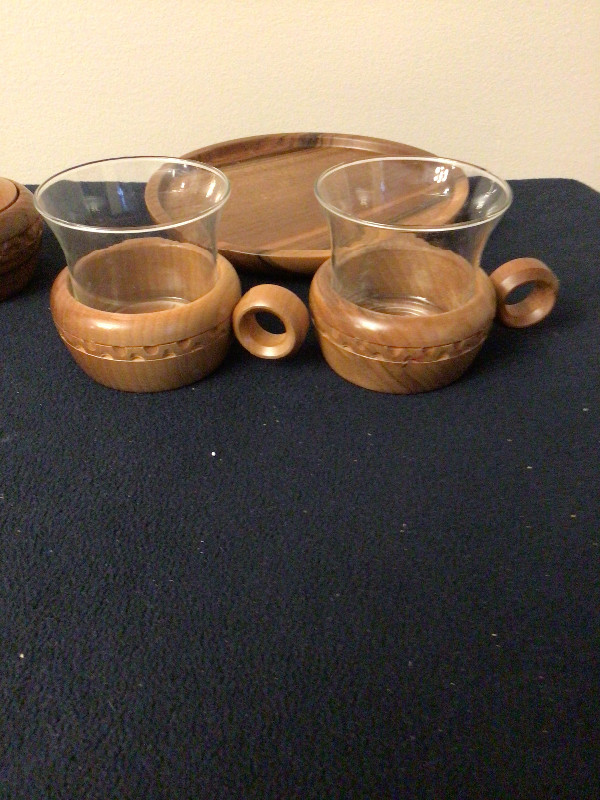 Black Forest wood Tea/coffee glass cups on a tray in Kitchen & Dining Wares in Mississauga / Peel Region - Image 2