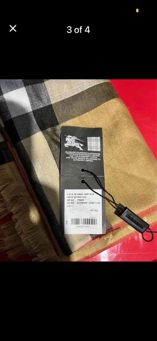 Burberry Cashmere  Large Scarf Shawl Women new tag in Women's - Bags & Wallets in City of Toronto - Image 4