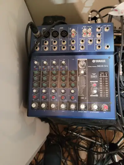 1 - Yamaha MG8/2fx mixing board ! - Behringer U-Phoria UMC202HD USB Sound Card