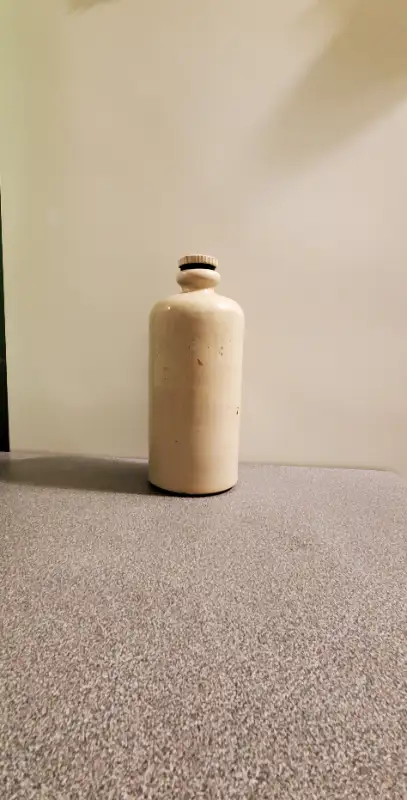 Vintage Hot Water Bottle Ceramic Stoneware Crock with Stopper in Arts & Collectibles in City of Toronto - Image 2