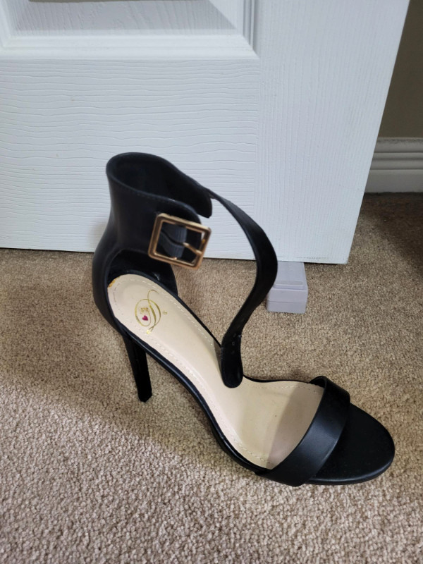 Womens Shoes/Boots in Women's - Shoes in Kitchener / Waterloo