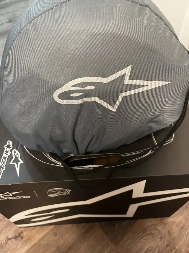 Brand New Alpinestars SuperTech R10 Black Carbon Helmet sale in Motorcycle Parts & Accessories in St. Catharines - Image 6
