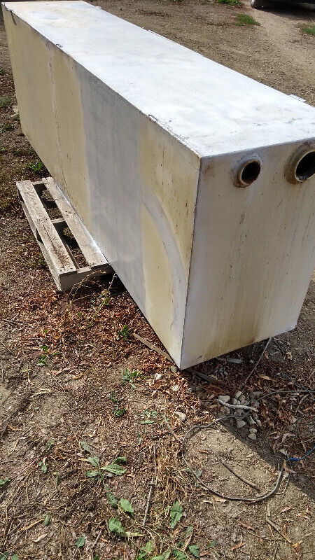 Metal Water tank from atco trailer- 1200L/320G = 200$ in Storage Containers in Vernon - Image 4