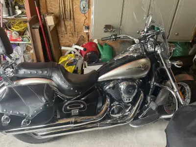 Moto en excellente condition, prête pour la route, 2 pneus neufs. 46 138 kms