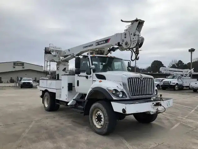 2013 Terex 4047 International Digger Derrick Unit in Other in City of Halifax - Image 2