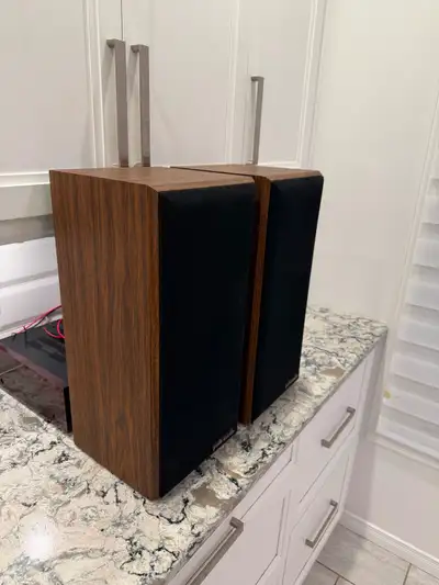 Polk Audio monitor 5JR speakers, View more