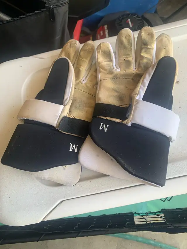 Mylec mens ball hockey gloves 2 pairs in Hockey in St. Catharines - Image 2