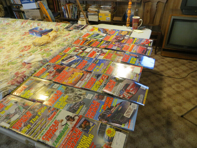 VINTAGE CIRCLE TRACK MAGAZINES in Arts & Collectibles in Belleville - Image 3