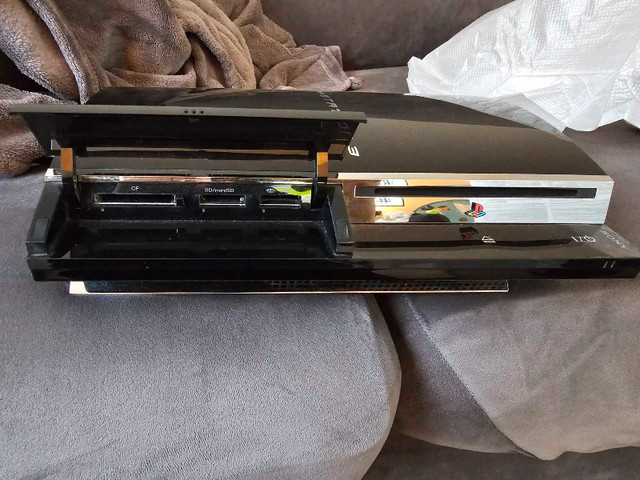 PS3 console MGS4 edition in Sony Playstation 3 in Edmonton - Image 3
