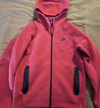 Nike tech sweater, View more