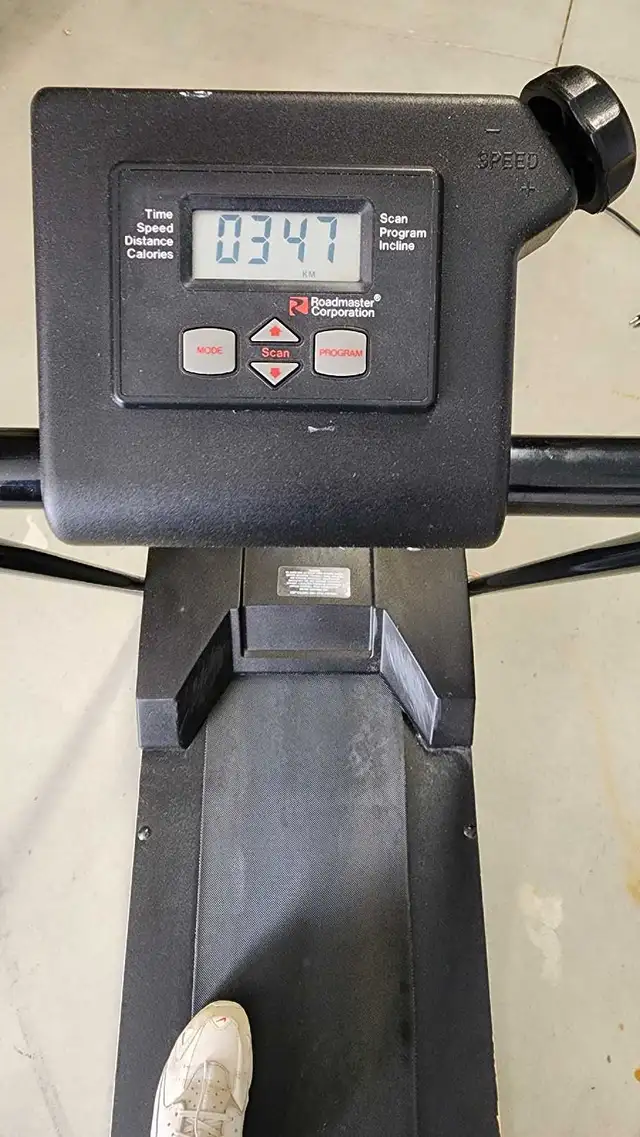 Roadmaster Treadmill in Exercise Equipment in Sarnia - Image 4