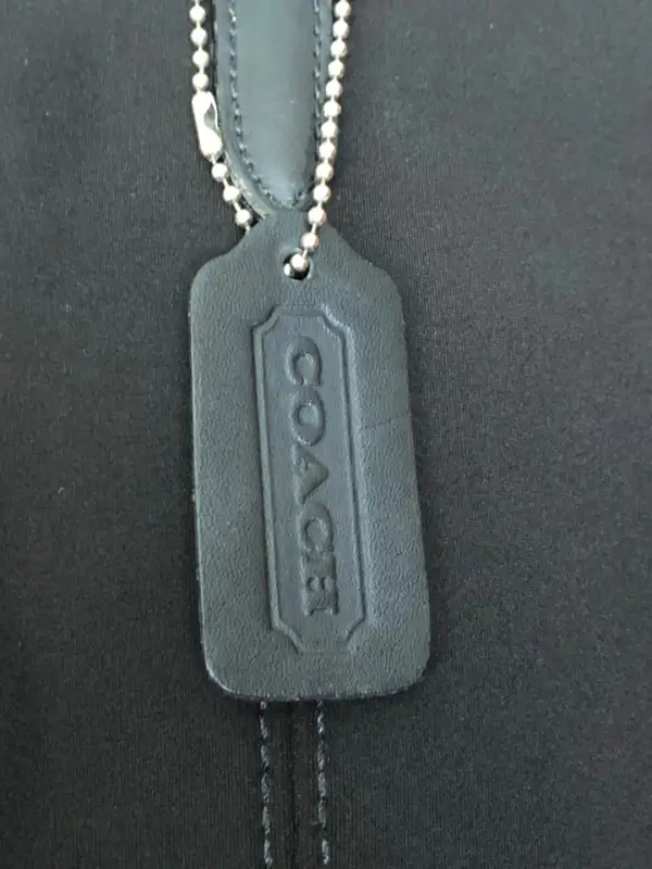 VINTAGE, BLACK NEOPRENE DESIGNER SHOULDER BAG – Good Condition in Women's - Bags & Wallets in Markham / York Region - Image 5