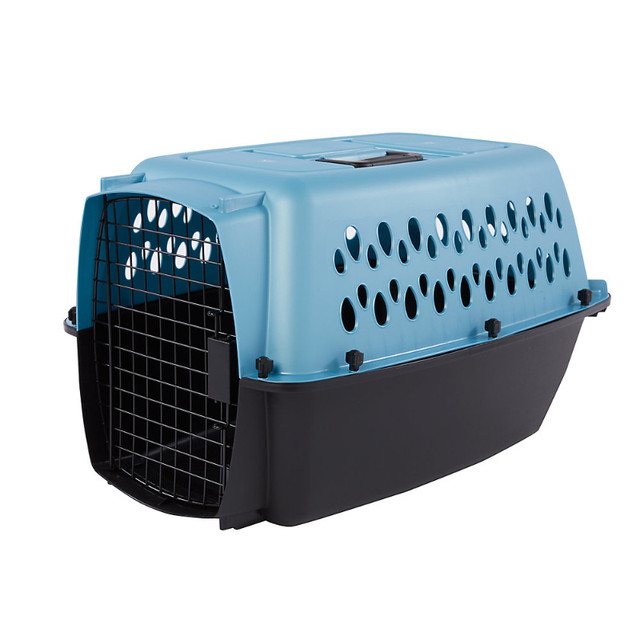Top Paw Plastic Portable Dog Kennel - 19 in L x 12.3 in W x 10.8 in Accessories in City of Toronto