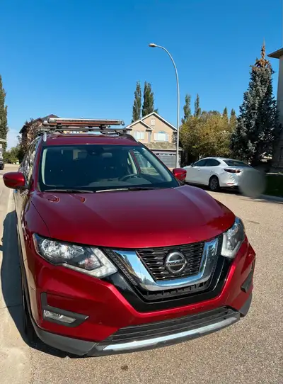 2019 Nissan Rogue SV AWD Sell with 4 all seasons tires, 4 winter tires and ski/snowboard carrier Odd...