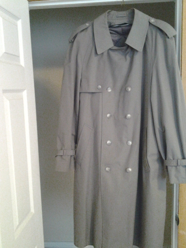coat in Men's in Summerside - Image 2