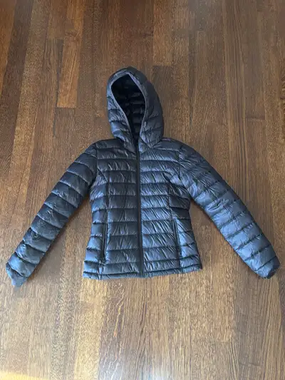 Aritzia TNA Botanie Super Light Packable - size small, View more