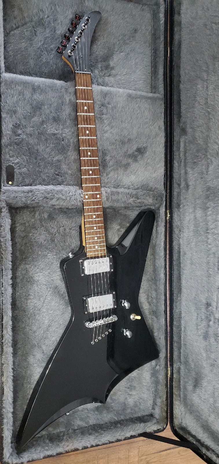 Epiphone Evolution Explorer Electric Guitar Guitars Calgary Kijiji