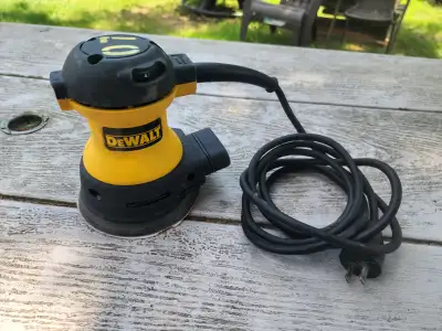 Dewalt DW423 Variable Speed Random Orbital Sander  5" Diameter, View more