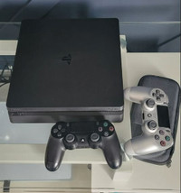 PS4 slim+2 controllers+several games!