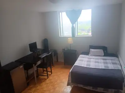DOWNTOWN Subway HIuge Master.Bedroom
