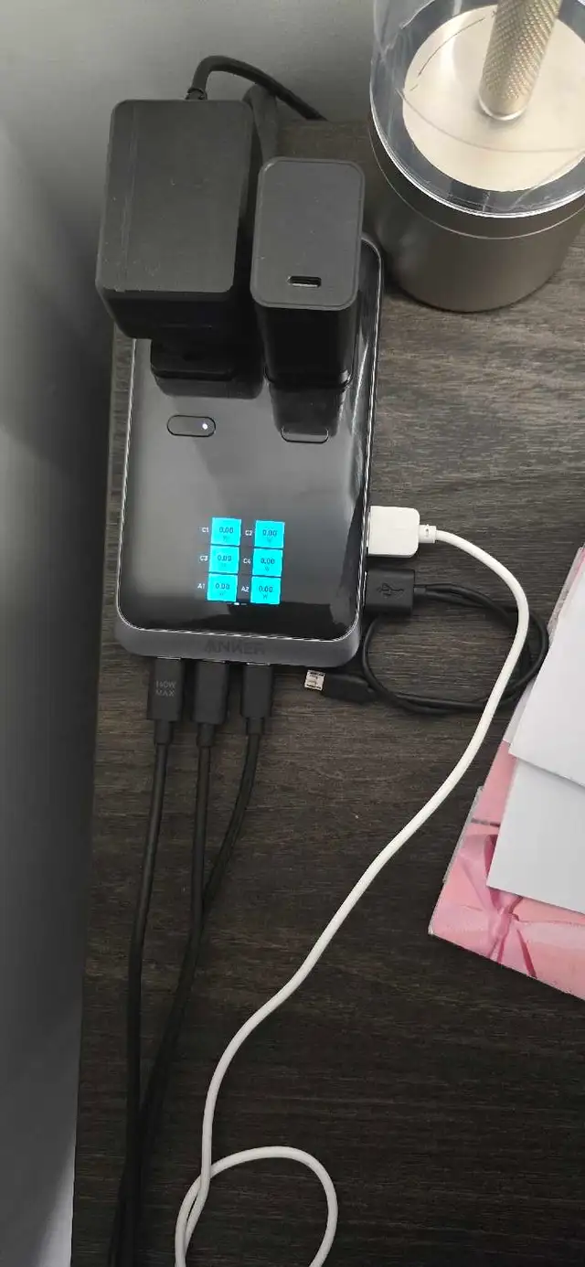 Brand New Anker Prime Charging Station, 240W 8-in-1 USB C in General Electronics in City of Toronto - Image 9