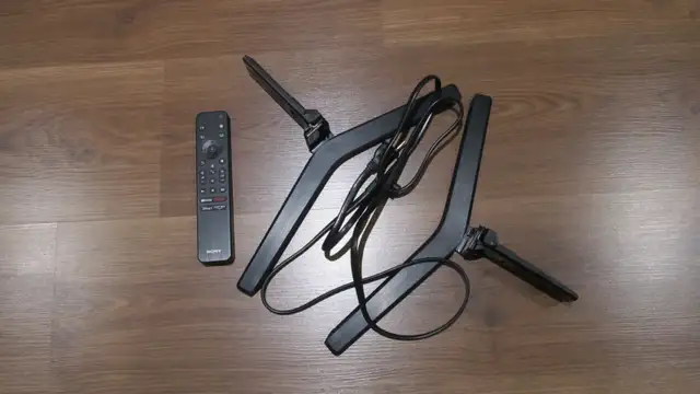 Sony 65X80K 4K UHD LED TV for sale. 65 inch Screen is cracked. in General Electronics in Markham / York Region - Image 8