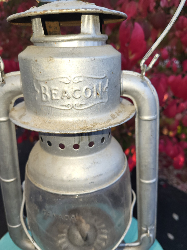 Old BEACON GSW Wind Proof Lantern in Arts & Collectibles in Hamilton - Image 4
