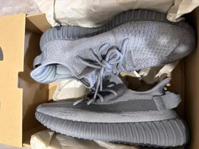 Yeezy boost 350 v2, View more