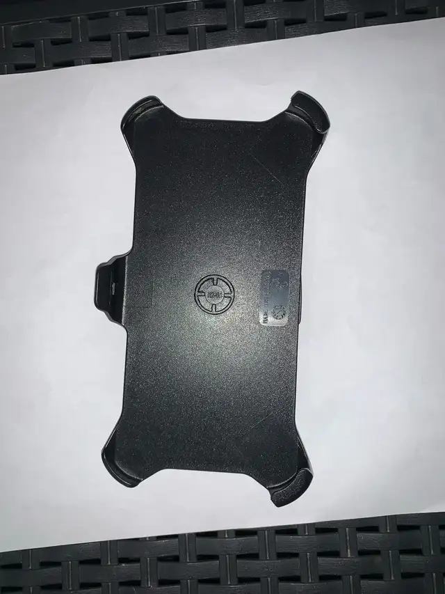 Otterbox iphone 14 defender holster belt clip in Cell Phone Accessories in Oshawa / Durham Region - Image 4