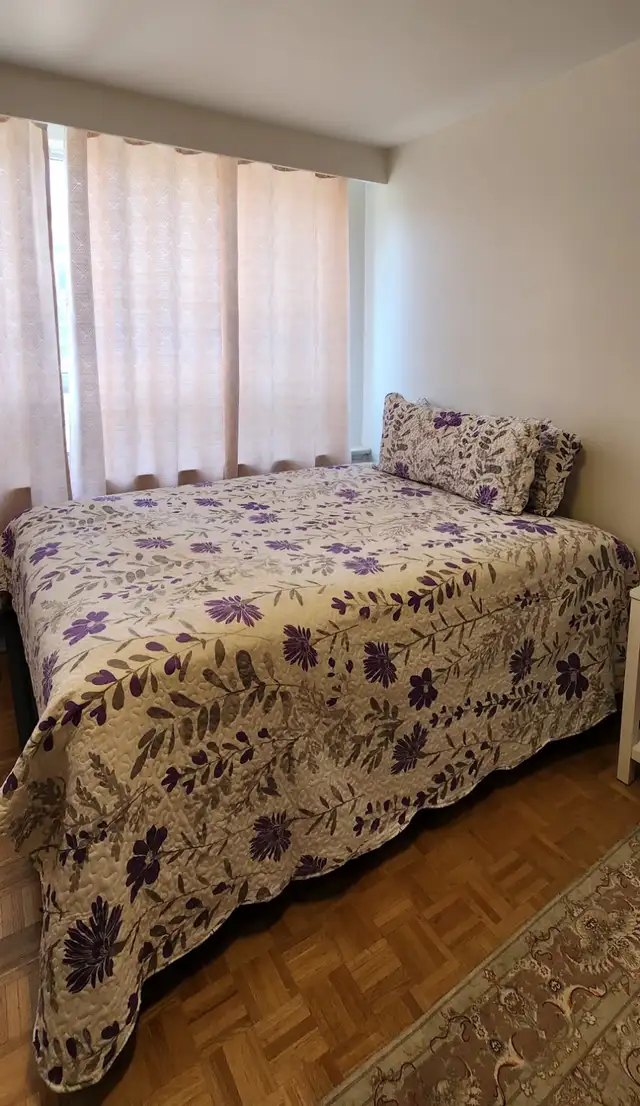 Queen size Bed for Sale – Clean & Comfortable in Beds & Mattresses in City of Montréal - Image 2