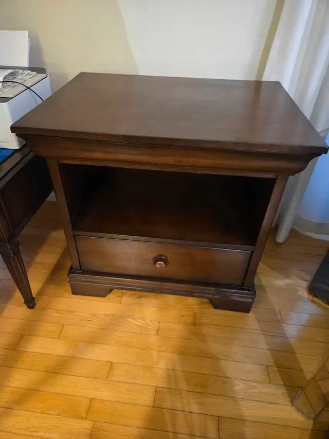 Pottery Barn Nightstand in Other Tables in City of Toronto - Image 3