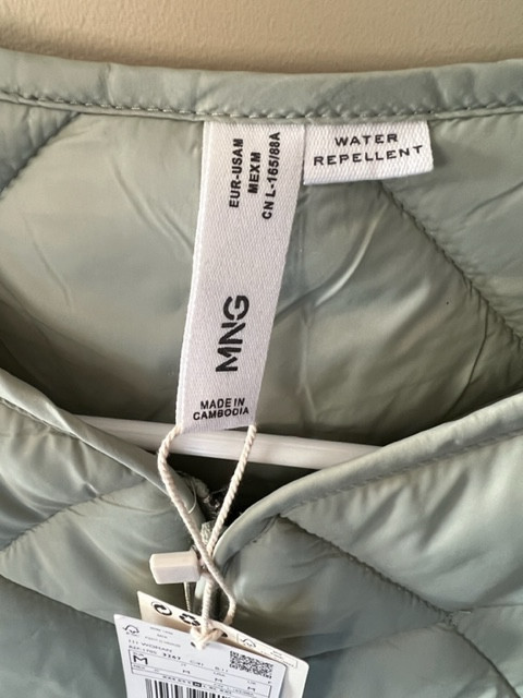 NWT: Mango Lightweight Puffy Vest in Women's - Tops & Outerwear in Vernon - Image 4