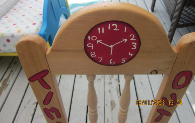 VINTAGE, SOLID WOOD TODDLER TIME OUT CHAIR in Feeding & High Chairs in St. Catharines - Image 2
