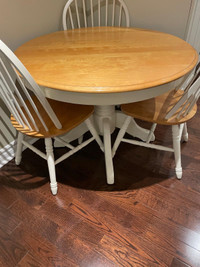 Solid Wood Extendable Table w/6 Chairs