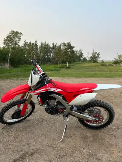 Bike is in very good shape! I would estimate it only has about 40 hrs on it. Brand New back tire alo...