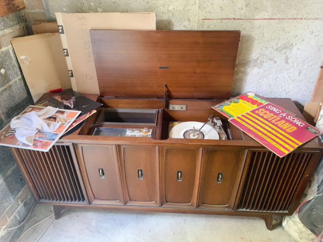 record player in Other in City of Toronto