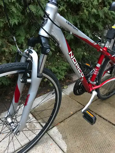 Vélo hybride Norco Vermont en aluminium, comme neuf, View more