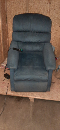 Recliner store chairs kijiji