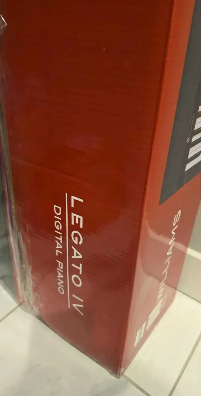 Williams Legato IV in Pianos & Keyboards in Edmonton - Image 4