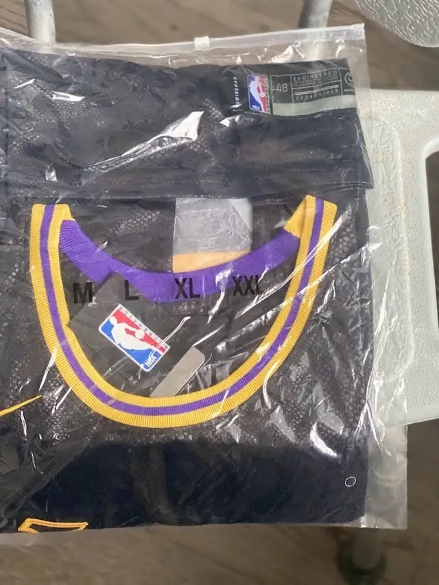 Kobe Bryant #8 Lakers Black Tribute Jersey – Size M – NBA Replic in Men's in City of Toronto - Image 3