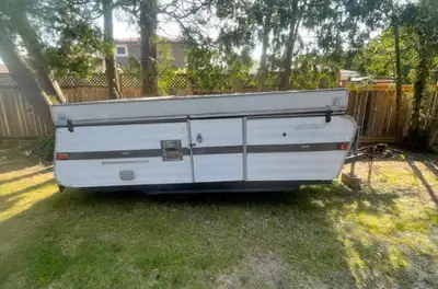1970 Starcraft Pop-Up Trailer – All Electric Selling a 1970 Starcraft pop-up trailer. Solid vintage...
