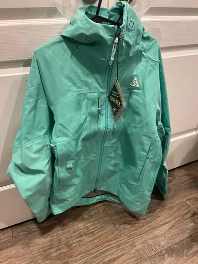 Nike ACG Misery Ridge Gore-Tex winter jacket sz SMALL, View more